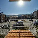 Stonowane I Eleganckie Sun Seasons 24 W Swieradowie Zdroju By Renters Apartment