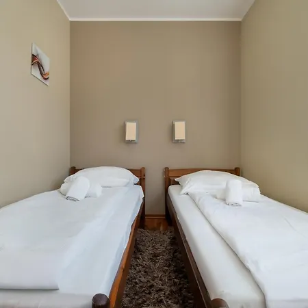 Stonowane I Eleganckie Sun Seasons 24 W Swieradowie Zdroju By Renters *