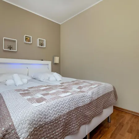 Stonowane I Eleganckie Sun Seasons 24 W Swieradowie Zdroju By Renters