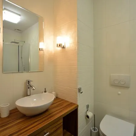 Stonowane I Eleganckie Sun Seasons 24 W Swieradowie Zdroju By Renters Appartement *