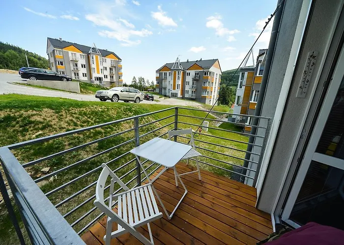 Stonowane I Eleganckie Sun Seasons 24 W Swieradowie Zdroju By Renters * Świeradów-Zdrój